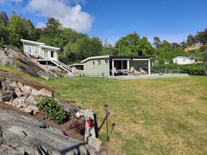 Idyllic cabin, close to the sea with large outdoor area Vacation