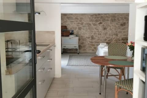 Popular Airbnb listing: Studio with garden a stone's throw from the Luma Tower in Arles