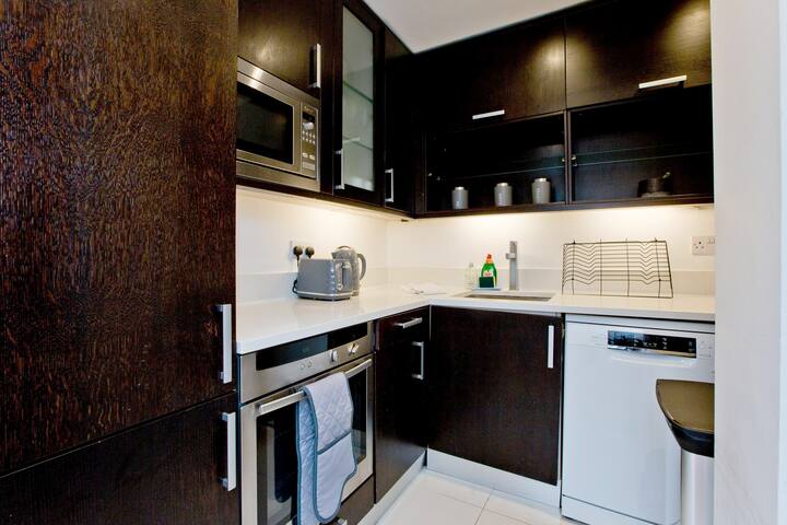 Elegant 2 bed in South Kensington gallery image 5