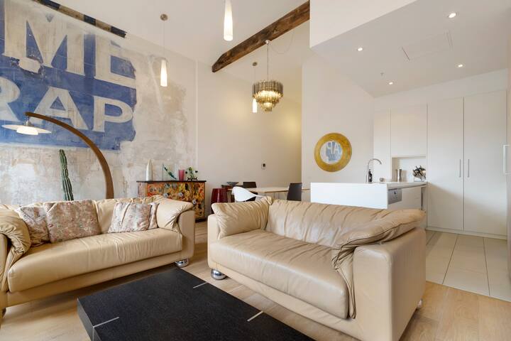 “The Sophia” Milan meets New York, in Melbourne gallery image 2