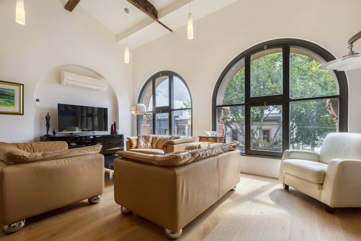 “The Sophia” Milan meets New York, in Melbourne gallery image 4