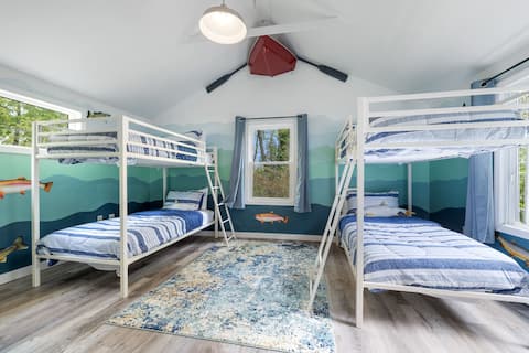 The Treehouse at Lake Hayward