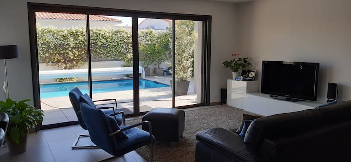 Villa Contemporaine Climatisée 6 Pers Avec Piscine - Calvisson
