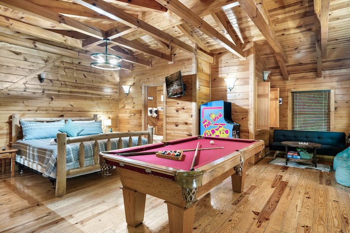 Large open loft with the 2nd bedroom and game room