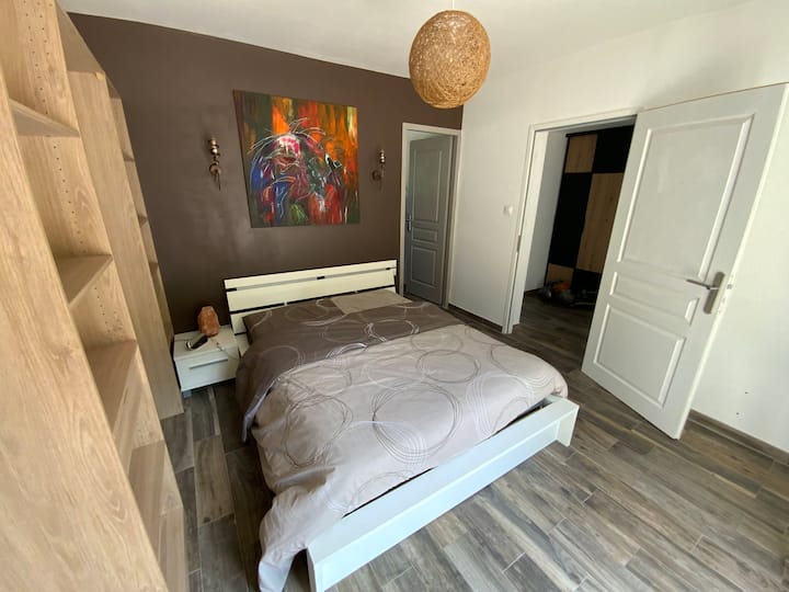 საძინებელი 1