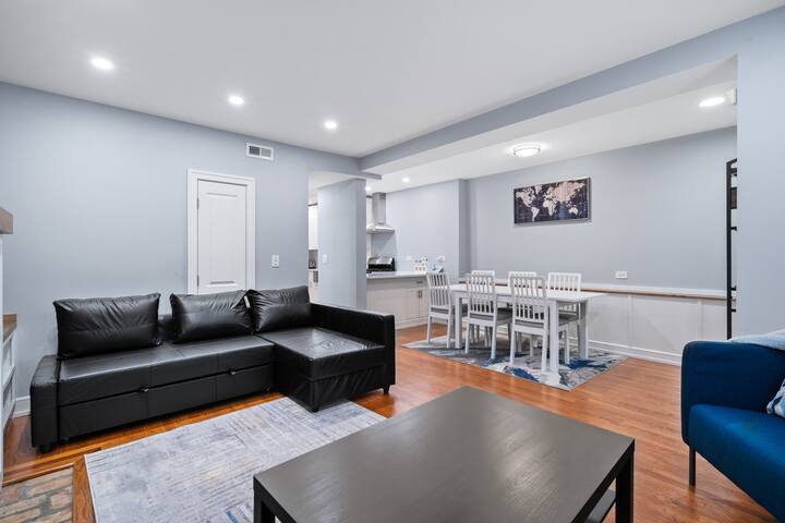 2 BR condo in the heart of Old Town gallery image 4