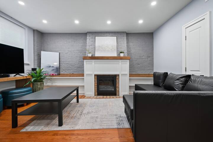 2 BR condo in the heart of Old Town gallery image 5