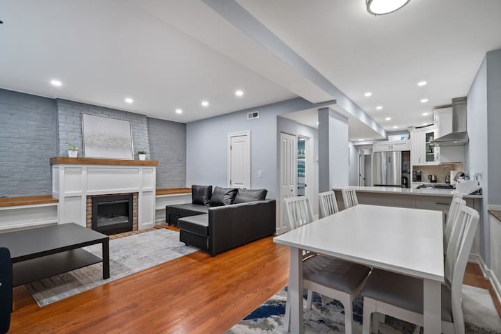 2 BR condo in the heart of Old Town