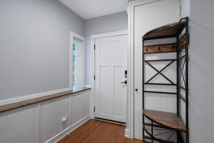 2 Br Condo In The Heart Of Old Town - Wicker Park - Chicago