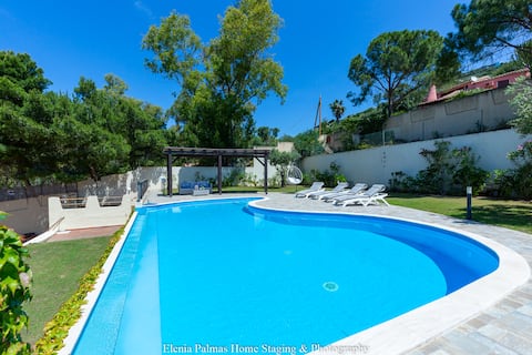 Beach front villa with private pool & large garden