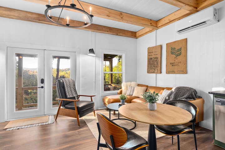 Ellijay Mountain Cabin: Hot Tub, Fire Pit, Views - Ellijay, GA