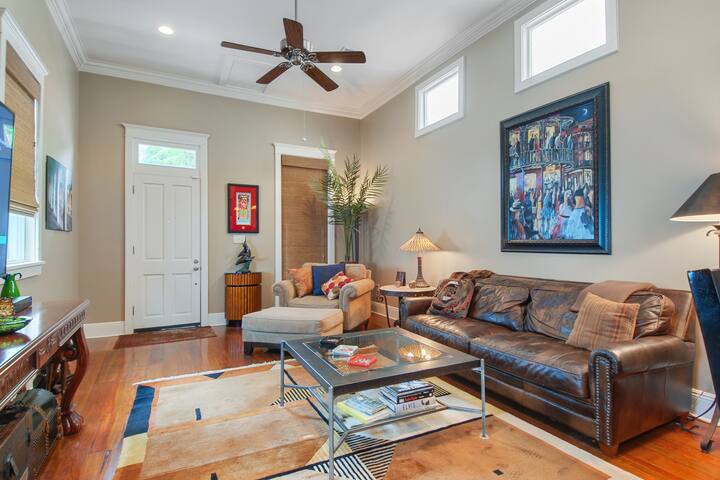 BEAUTIFUL MID CITY HOME, 1 BLOCK TO STREET CAR gallery image 5