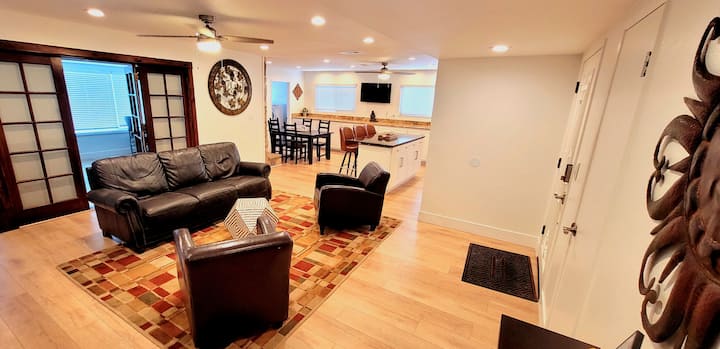 Amazing 5/3 Home, W/ Arcade & Spa Near Disney - Orange, CA