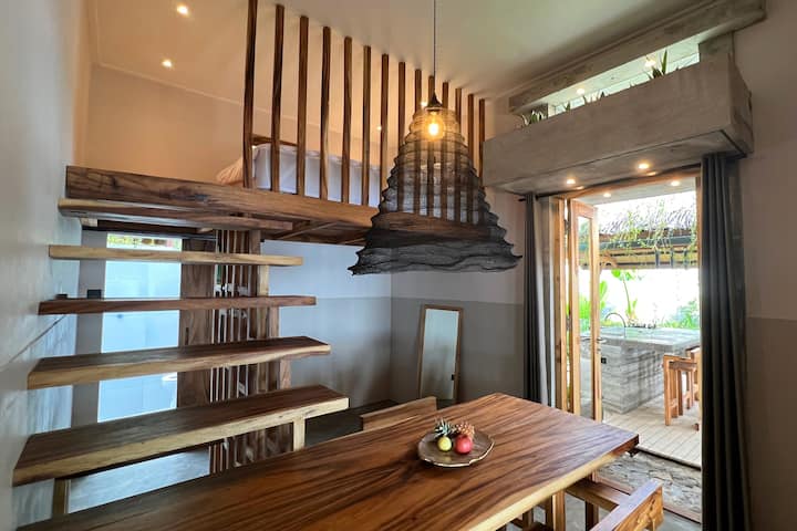 3x identical split-level (mezzanine) designer bedrooms with queen-sized bed – intimate for couples / adventurous for kids. All rooms are air-conditioned, with table & chairs, seating nooks and a private outdoor rain shower bathroom.
