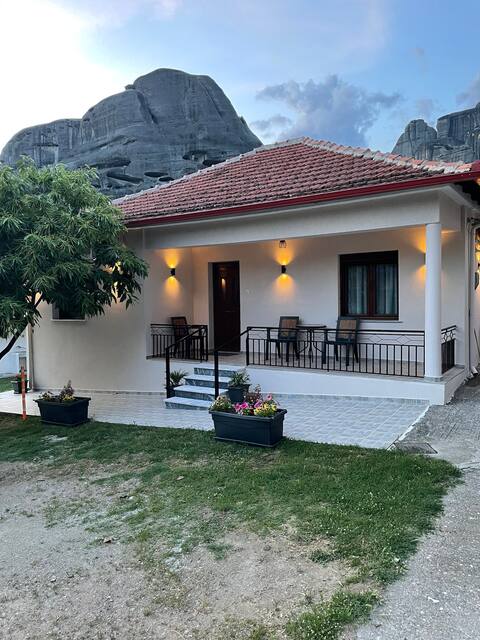 Mandilas House