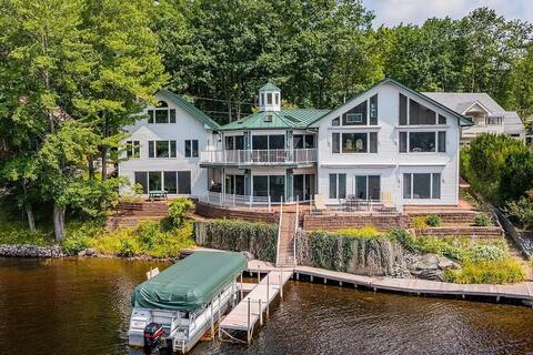 Luxurious Lakefront Living near Dartmouth/Hanover