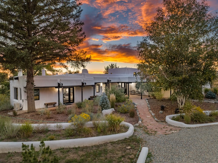 Ski in Taos! Gem Hacienda- Private Luxe Estate