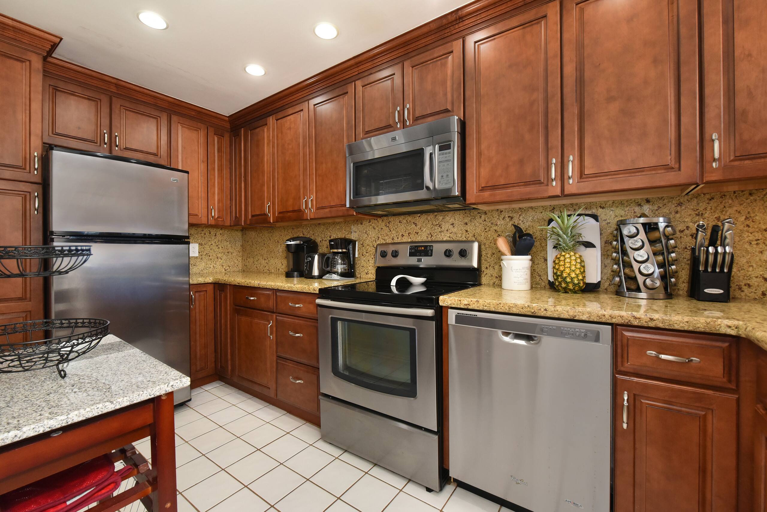 Condo in Lahaina · ★4.85 · 1 bedroom · 4 beds · 1.5 private baths - Image 17