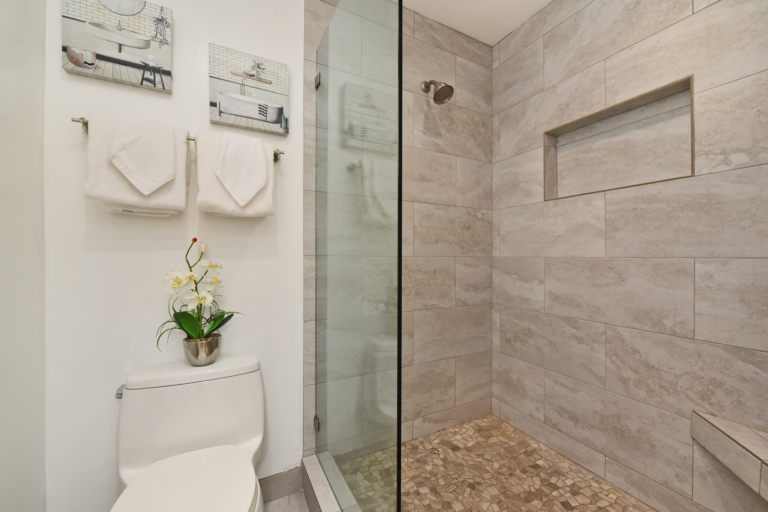 Condo in Lahaina · ★4.85 · 1 bedroom · 4 beds · 1.5 private baths - Image 33