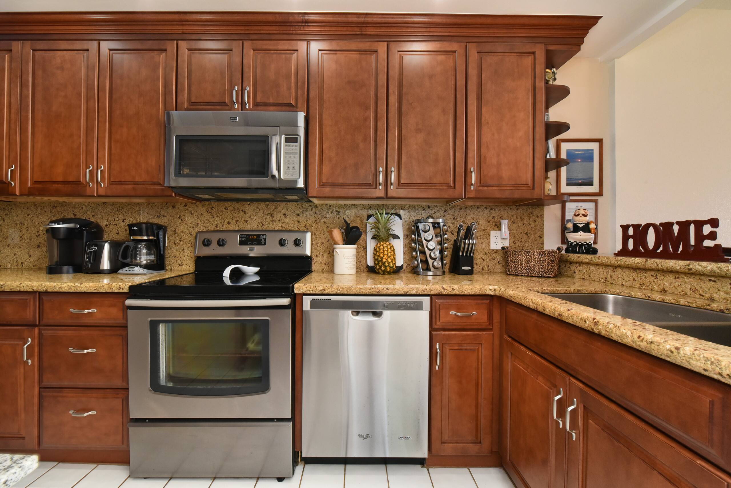 Condo in Lahaina · ★4.85 · 1 bedroom · 4 beds · 1.5 private baths - Image 18