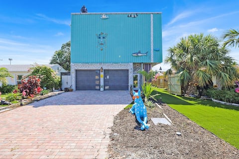 2 bedroom home with fun outdoor area