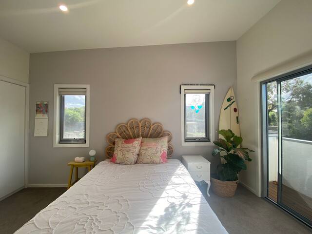 Light, Bright and Easy Summer 🌺 gallery image 3