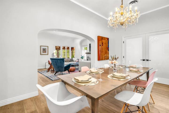 3BR Chic Modern Residence with Pool, Jacuzzi & BBQ gallery image 5