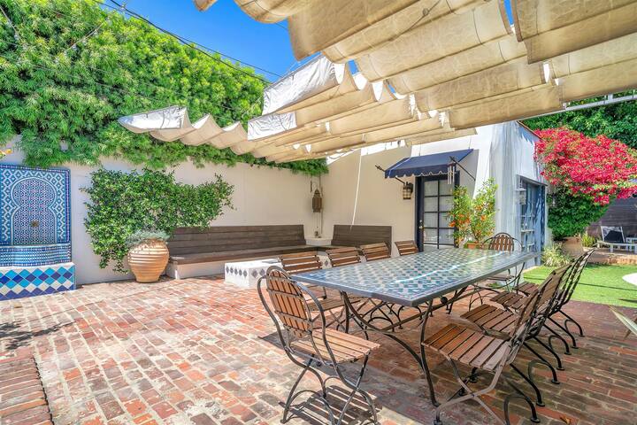 3BR Chic Modern Residence with Pool, Jacuzzi & BBQ gallery image 4