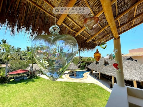 Villa with Full staff, 7 rooms, pool and gym