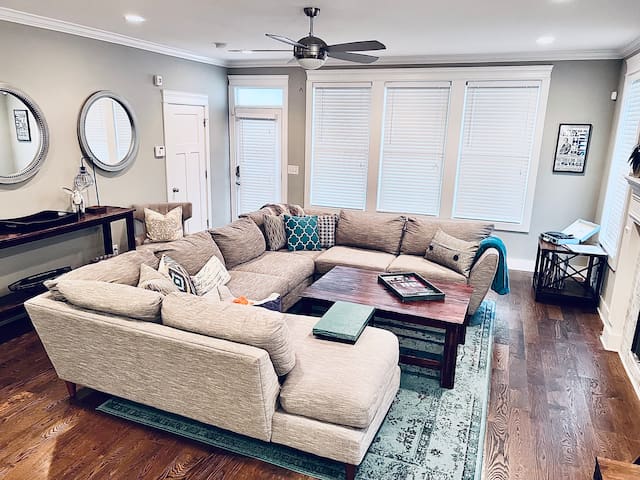 The Grove House 12South ~ Comfy just like Home! gallery image 2