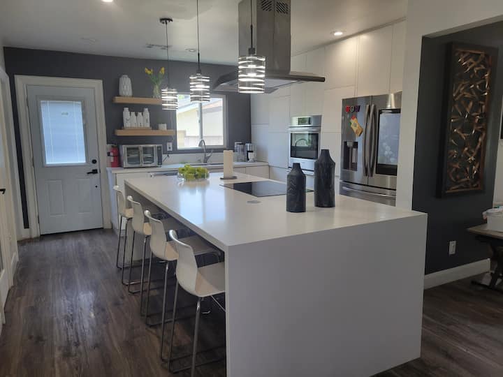 Dreamly art house 2 bedrooms with parking Houses for Rent in Whittier