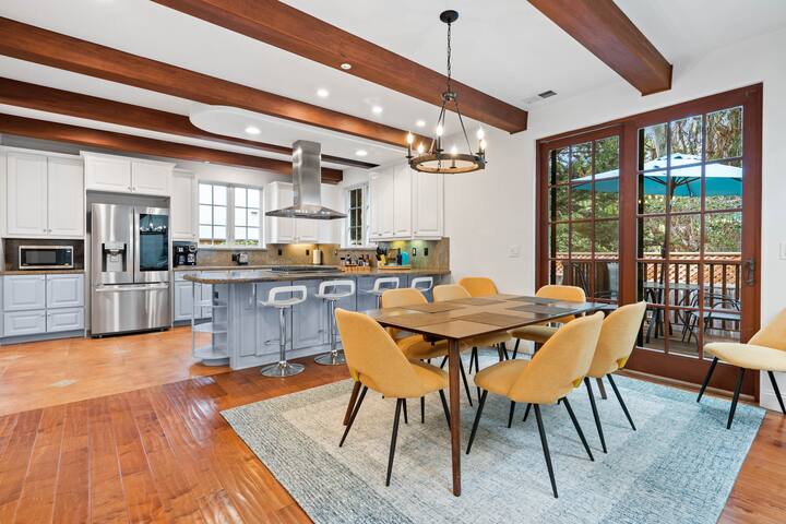 Luxury 5 Star Beach Villa:New Hot Tub, Sleeps 10 gallery image 3