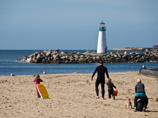 Luxury 5 Star Beach Villa:New Hot Tub, Sleeps 10 gallery image 2