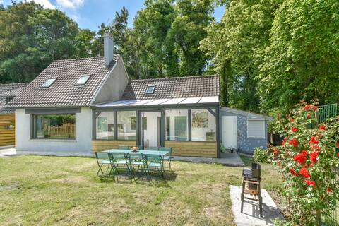 New  6/8 person cottage with veranda and garden