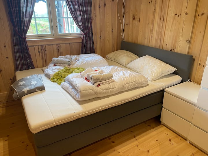 Საძინებელი 4 სამხრეთით, 160 სმ საწოლი