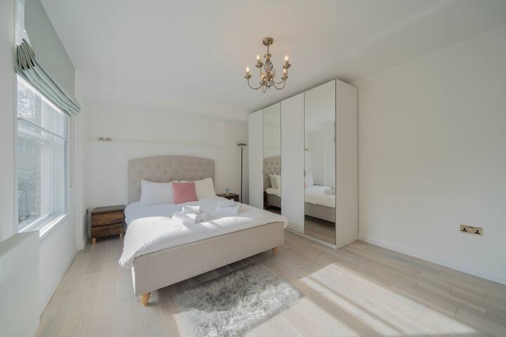 Bright, modern and spacious apartment gallery image 5