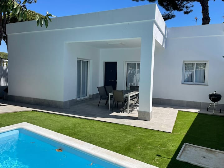 Villa in the heart of the beach of La Barrosa