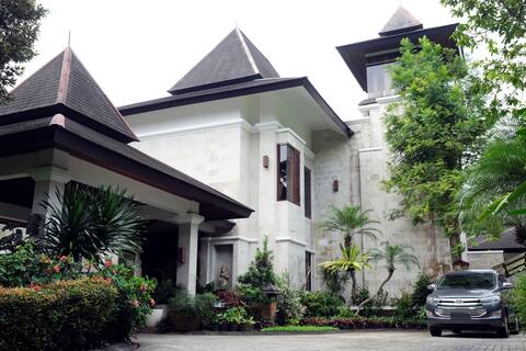 Griyo Kulo Rancamaya - Villa in Bogor