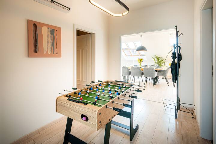 4BR+2Bath Central Family Penthouse gallery image 3