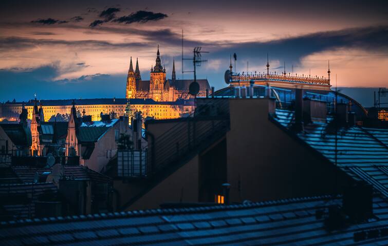 4BR+2Bath Central Family Penthouse gallery image 2