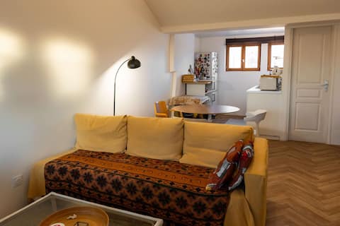 Popular Airbnb listing: My cozy 2-room apartment in the heart of La X Rousse in Lyon 4e Arrondissement
