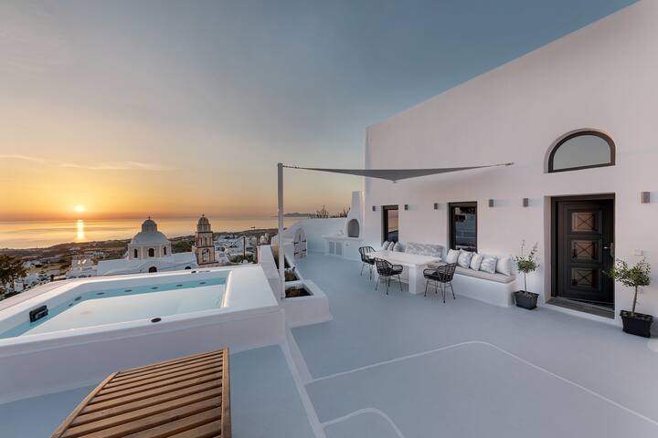 3 bed villa, @ Fira center Sea view,outdoor hottub gallery image 4