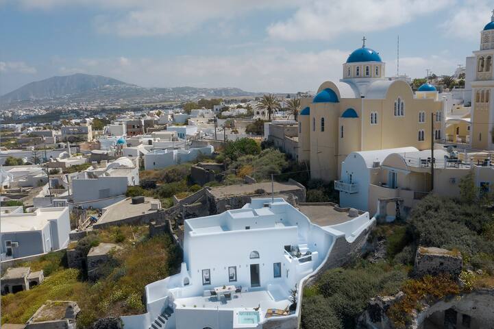 3 bed villa, @ Fira center Sea view,outdoor hottub gallery image 3