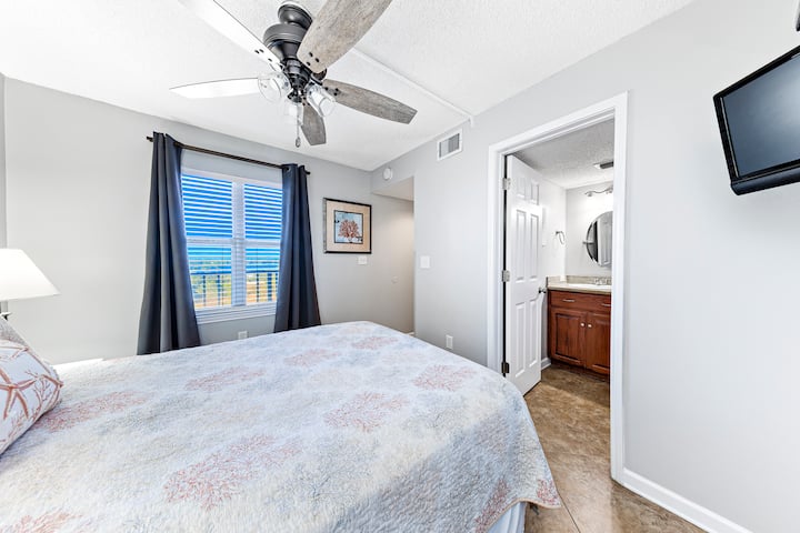 سرير كوين بغرفة نوم ثانية