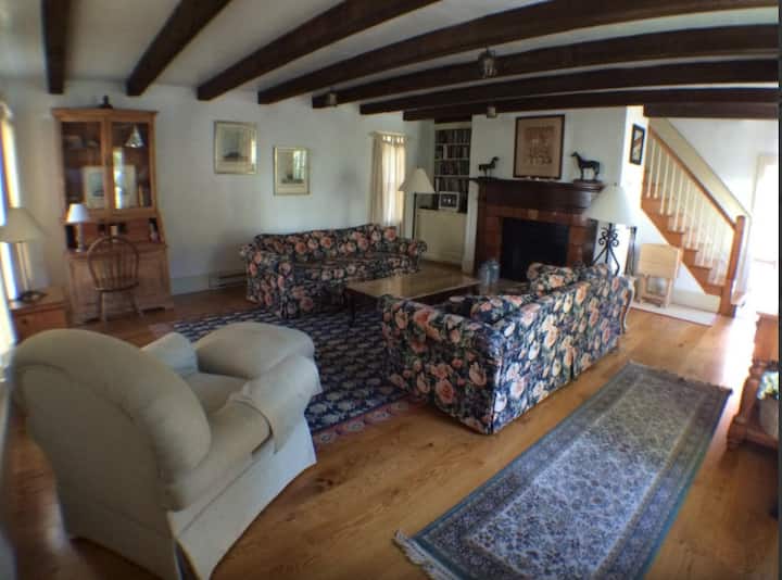 Cheerful 3-bedroom Home In Town Of Nantucket. - Nantucket, MA