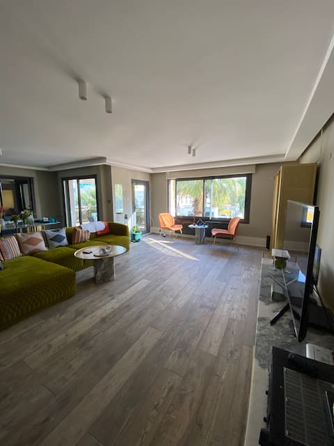 2-Bedroom Flat with a balcony in central location