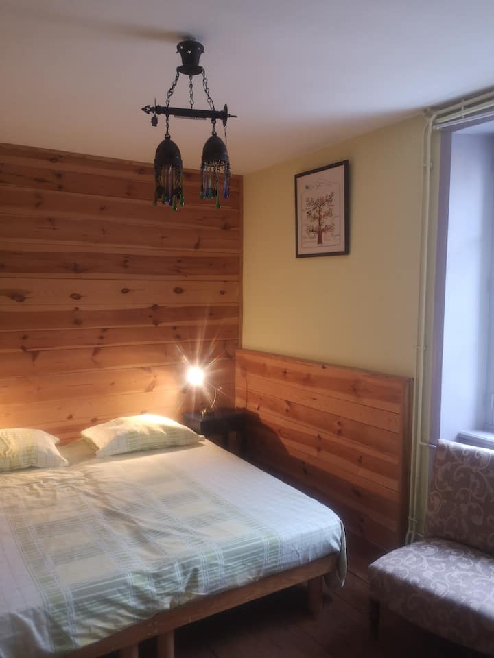 Maison du Fournil: Dhoma e gjumit "për fëmijë", në katin e parë: 1 krevat 160 x 200, i konvertueshëm në 2 krevate në 200 x 80. 