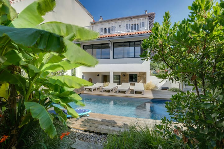 Villa + Maison D'amis, Piscine Chauffée, 4' Plages - Biarritz