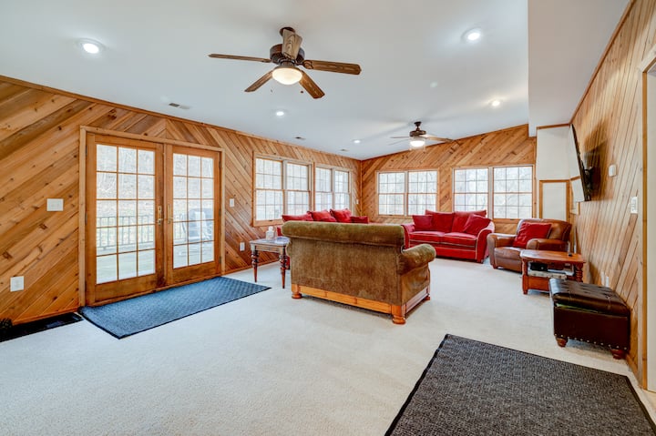 Large Country Home - Harpers Ferry, WV