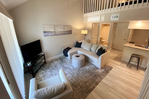 Popular Airbnb listing: Lovely 1-Bedroom Waterfront Loft in Panama City